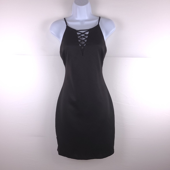 black fitted pencil dress